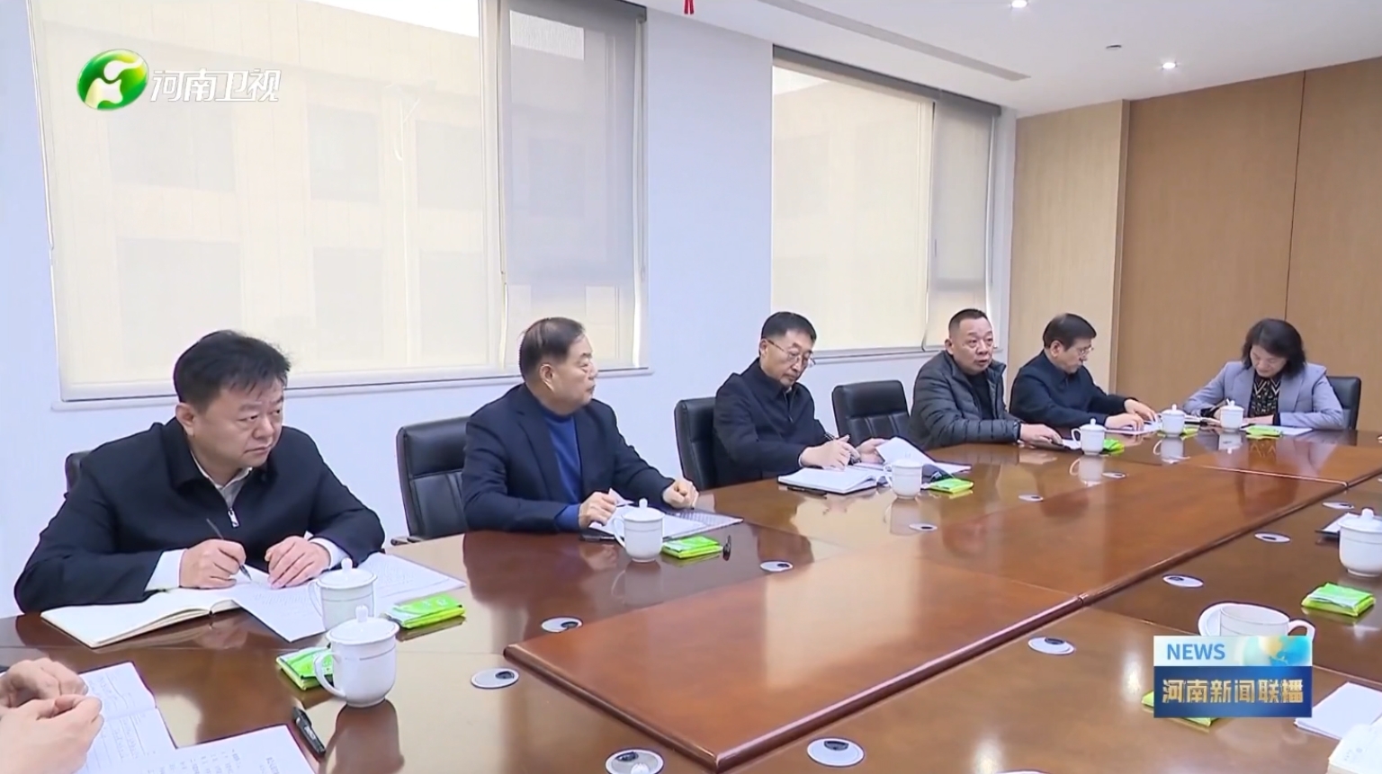 河南卫视新闻联播报道必一(中国)集团党委书记、创始人楚金甫参加省委书记刘宁在许昌召开的民营企业座谈会